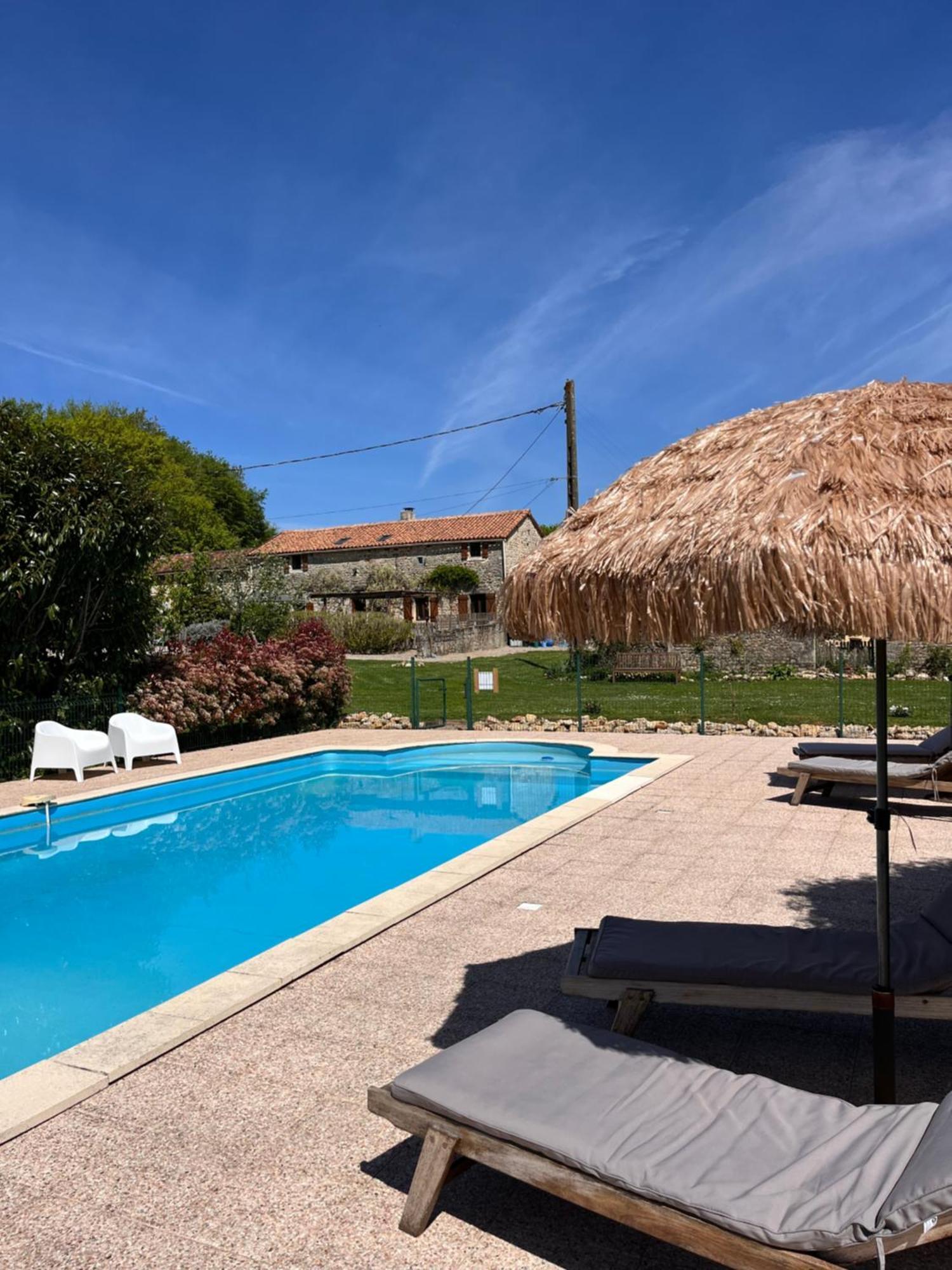 Le Plantier2 Villa Beaulieu-sur-Sonnette Bagian luar foto